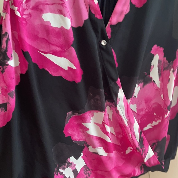 Collared Tank - Picture 4 of 5